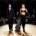 Il CDFA e il British Fashion Council chiedono un'industria più lenta e sostenibile Con una lettera aperta, i designer inglesi e americani invocano ritmi più lenti e maggiore qualità dei prodotti