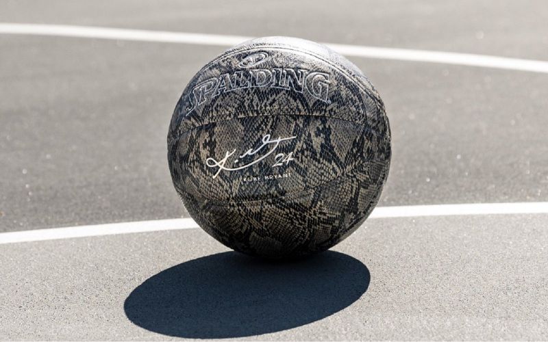 Ballon De Basket Spalding Kobe Bryant Numéroté - Taille 7 - Noir Et Or - NBA