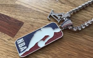 美品　LOUIS VUITTON✖️NBA ネックレス Louis Vuitton x NBA Strass Pendant Necklace Crystal Rhinestones