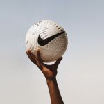 Nike Flight Ball, il pallone del futuro Aerodinamicità e purezza per quello che Nike definisce il game-changing football