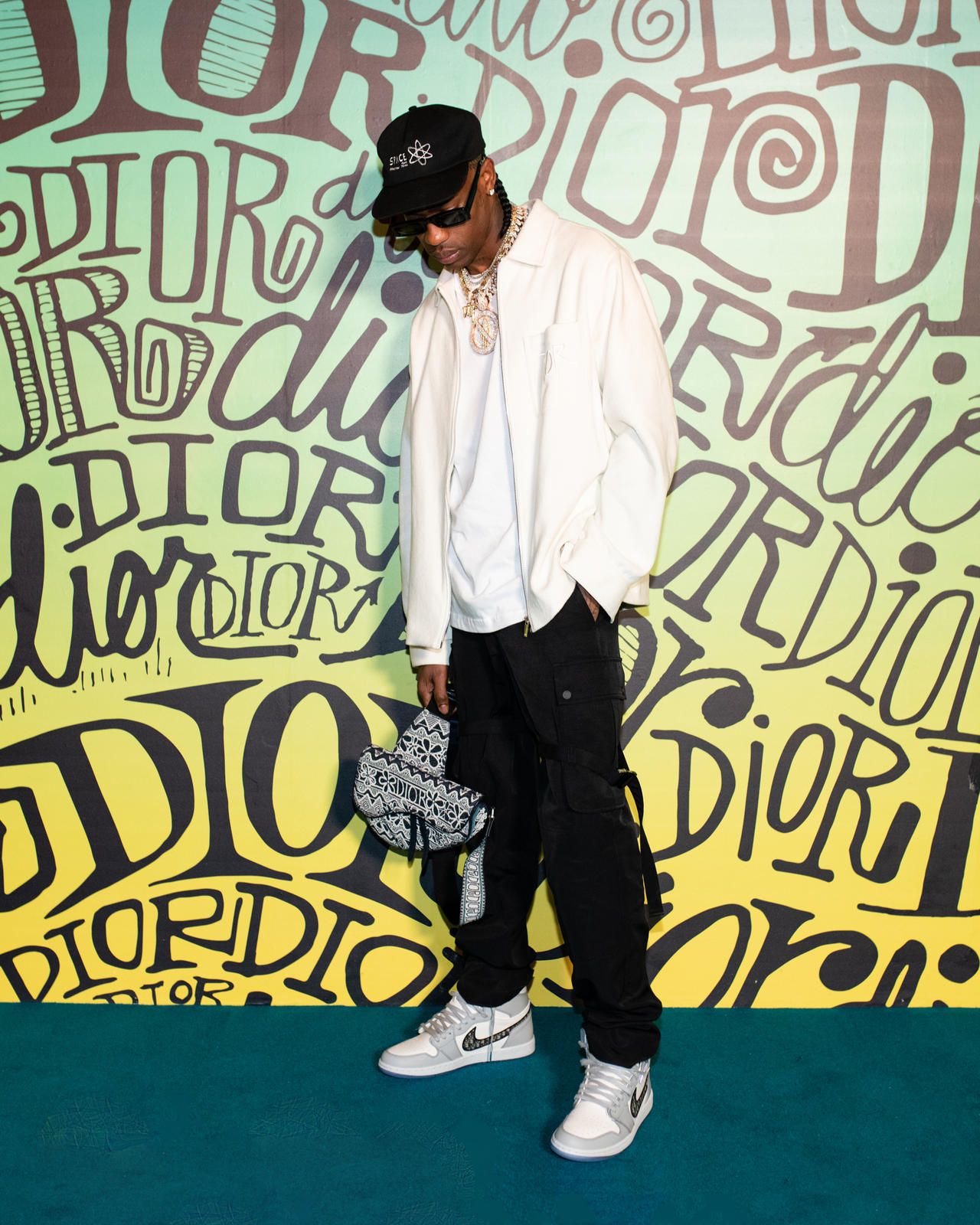 jordan jacket 希少　　　diorデザイン元 CHRISTIAN DIOR X AIR JORDAN GREY LEATHER HOODED JACKET M 48