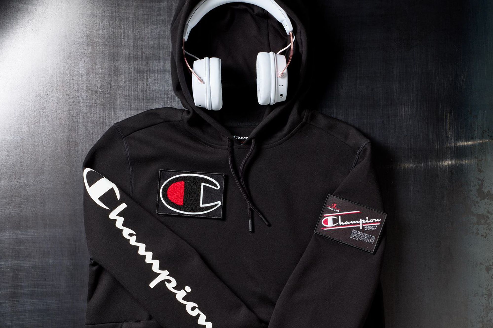 Champion presents its first hoodie designed for gamers