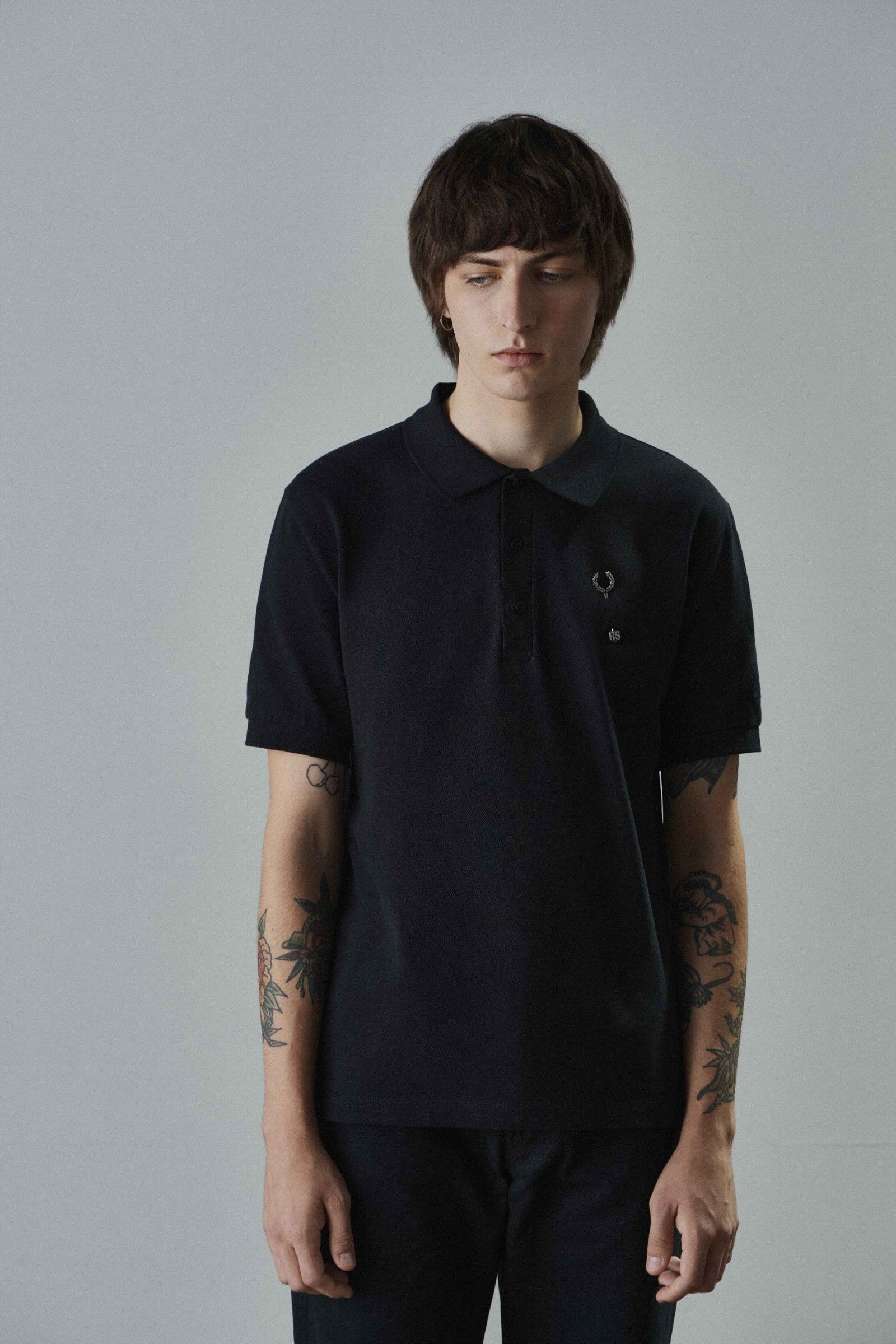 Fred Perry x Raf Simons フーディ Fred Perry x Raf Simons Destroyed Hoodie Black | SNEAKERBOX
