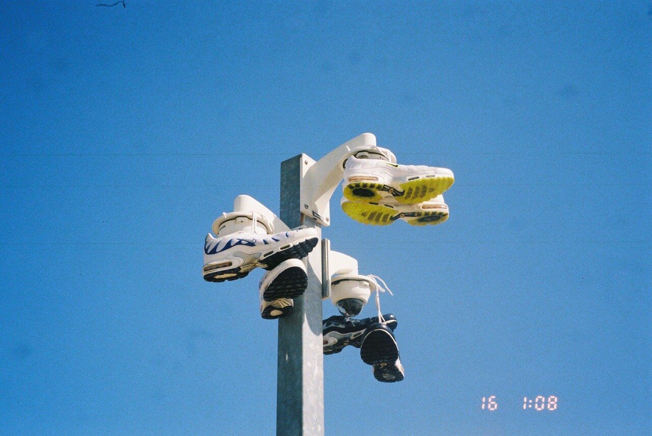 La sneaker delle sottoculture: la storia della Nike Air Max Plus 'Tn' La silhouette simbolo dei chavs protagonista dell'ultima collabo di Supreme | Image 285543