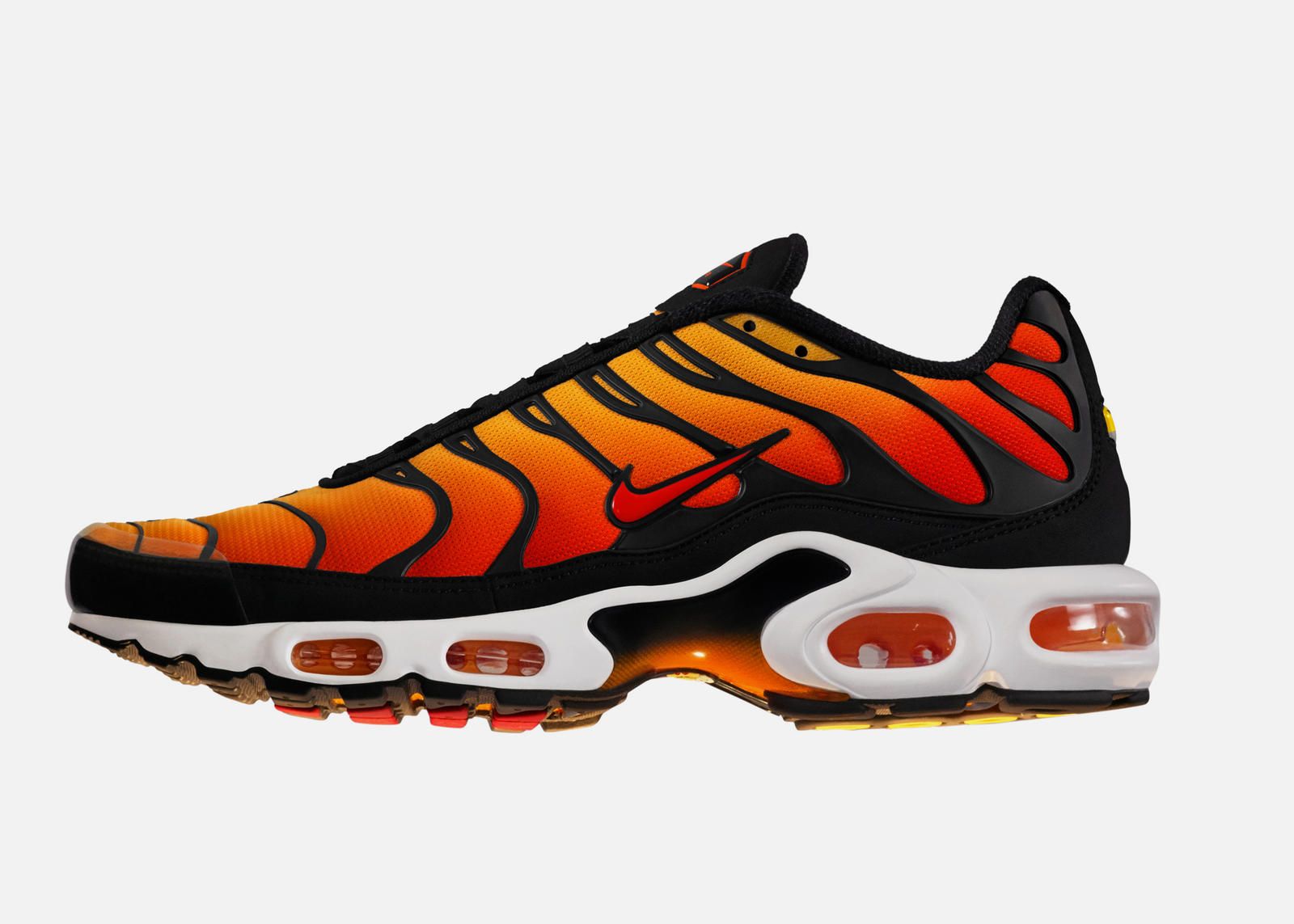 La sneaker delle sottoculture: la storia della Nike Air Max Plus 'Tn' La silhouette simbolo dei chavs protagonista dell'ultima collabo di Supreme | Image 285509