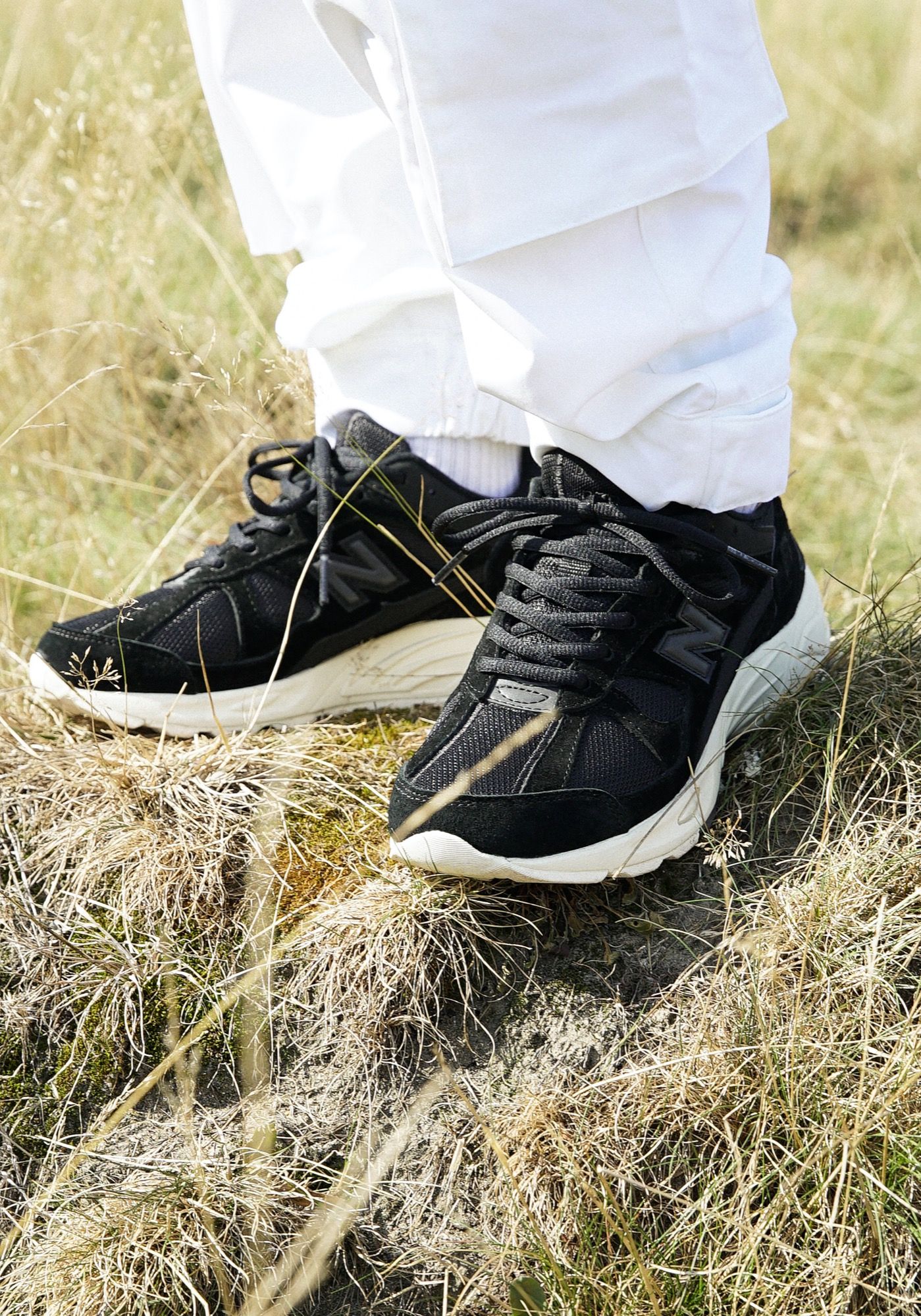 new balance 878 スニーカー 黒/白 ニューバランス“ダークトーン”の「878」スニーカー