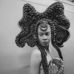 La mostra virtuale che celebra i capelli afro come forma d'arte Curato dal celebre hairstylist Jawara Wauchope che tratta la complessità dei capelli afro nella società