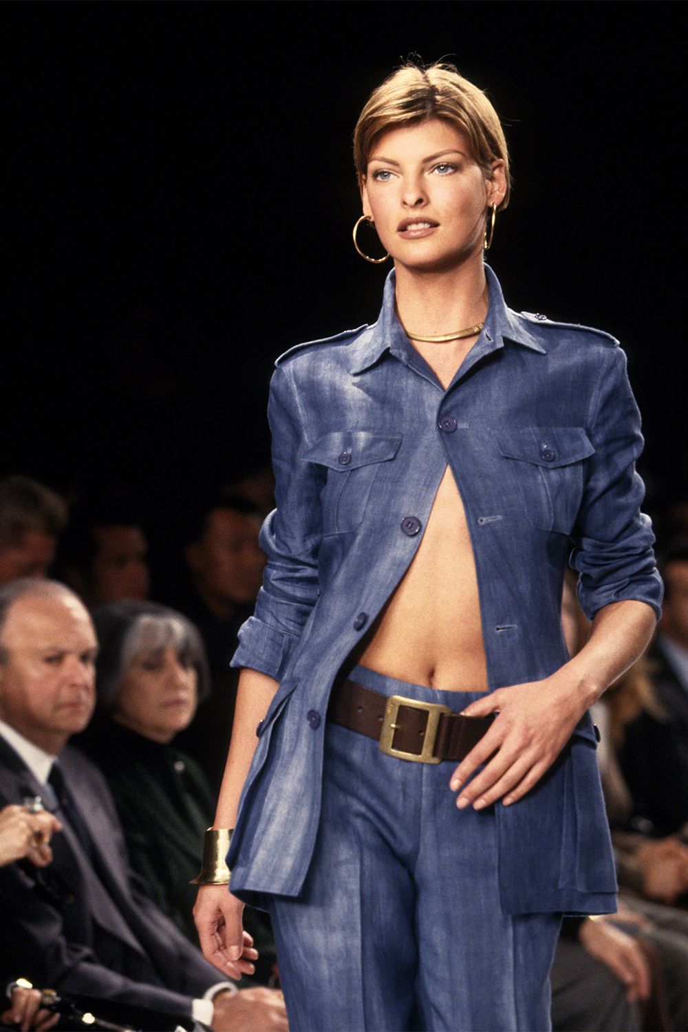 Linda Evangelista e le sue migliori passerelle Il camaleonte che ha dettato tendenza negli anni '90 (e non solo) e suoi momenti più fashion | Image 296471