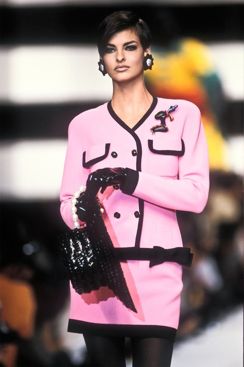 Linda Evangelista e le sue migliori passerelle Il camaleonte che ha dettato tendenza negli anni '90 (e non solo) e suoi momenti più fashion | Image 296481