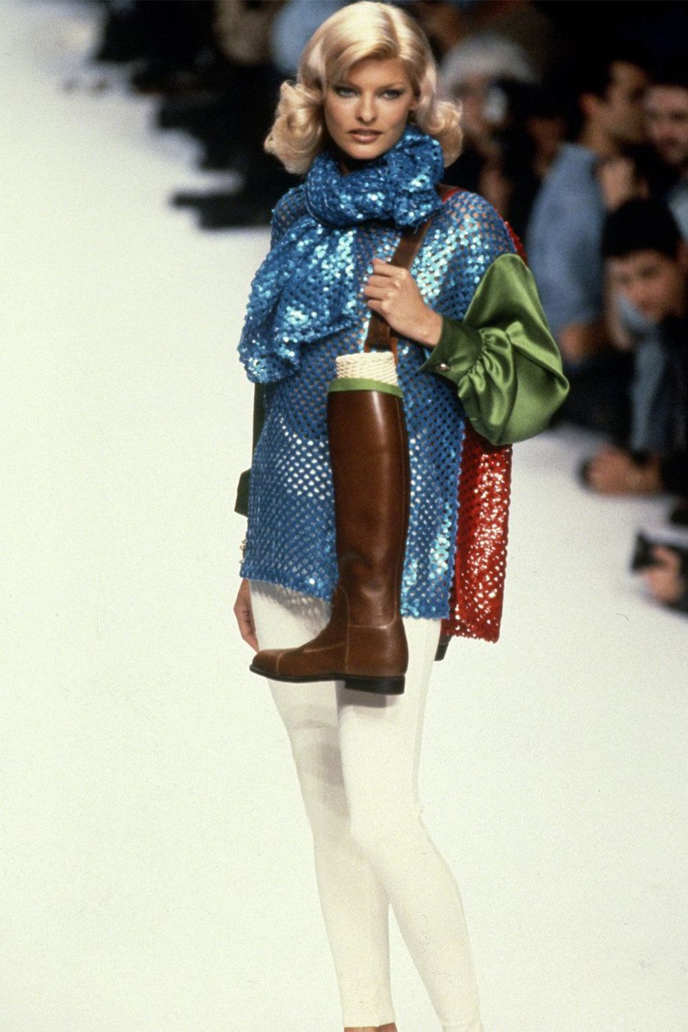 Linda Evangelista e le sue migliori passerelle Il camaleonte che ha dettato tendenza negli anni '90 (e non solo) e suoi momenti più fashion | Image 296476