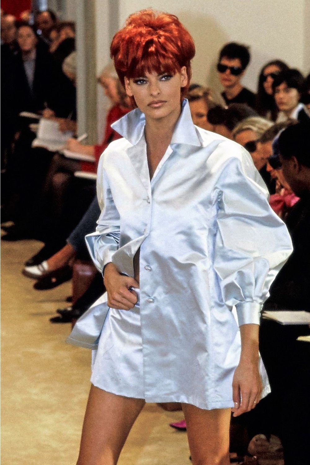 Linda Evangelista e le sue migliori passerelle Il camaleonte che ha dettato tendenza negli anni '90 (e non solo) e suoi momenti più fashion | Image 296472