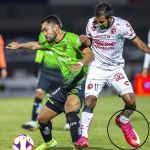 Club Tijuana players wear only red boots For a company policy, and they are doing it again this year
