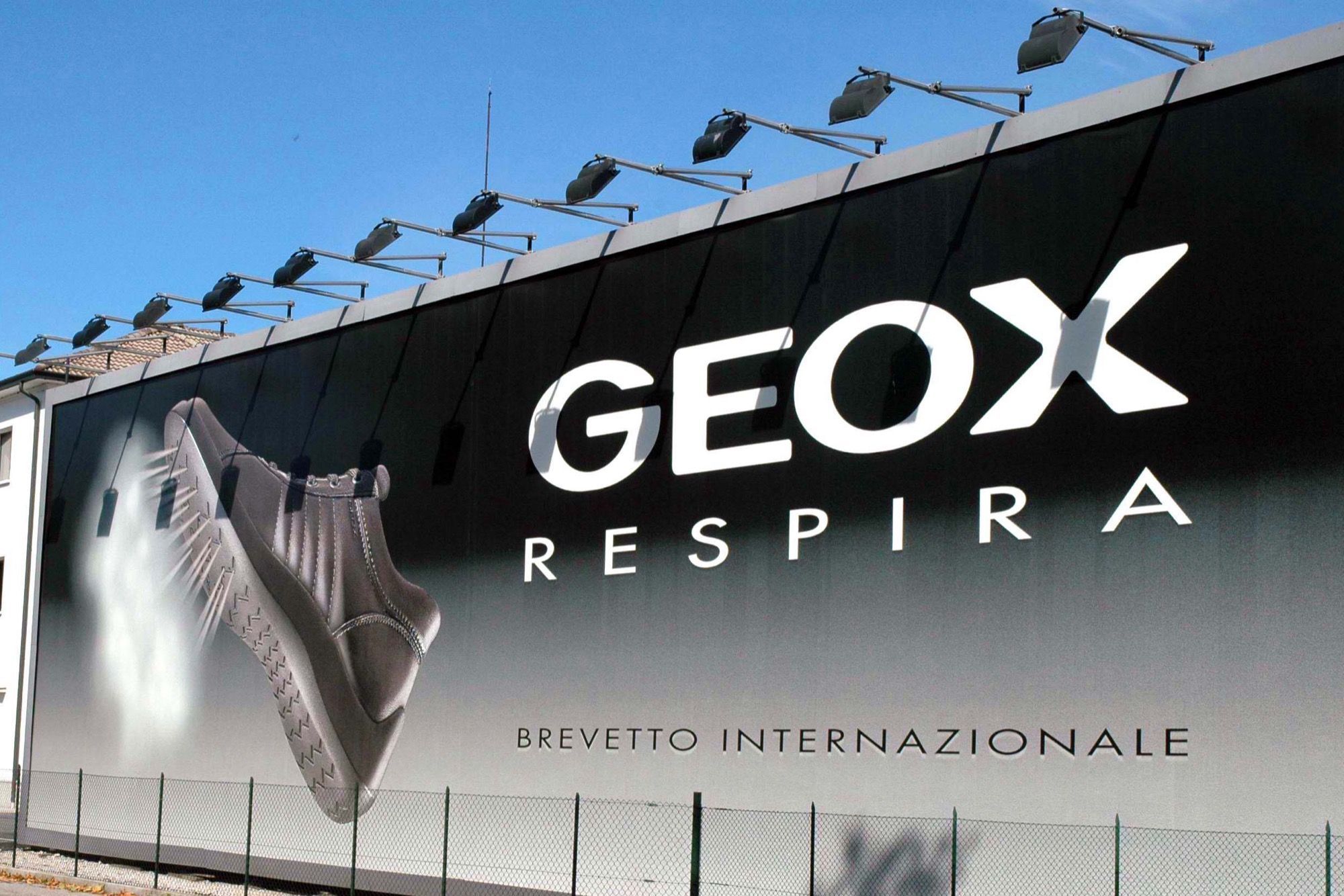 What happened to Geox, the brand of shoe breathes"