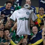 Palmeiras released also the Away kit made by PUMA With a reference to the cinco coronas year