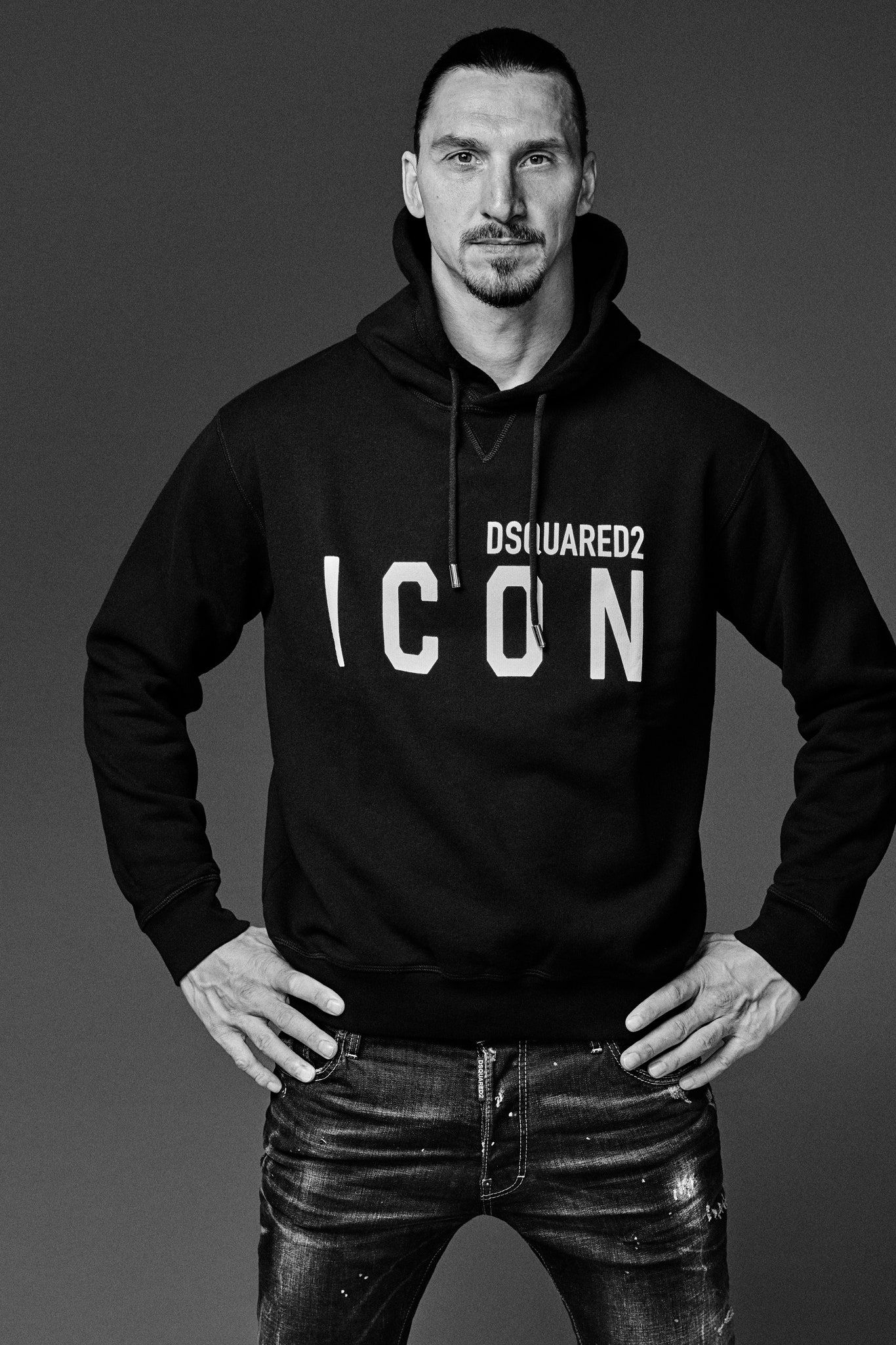 Ibrahimovic ICON ジャケット DSQUARED2 42 FOOTBALLER ZLATAN IBRAHIMOVIC PERSONALIZES DSQUARED2'S NEW
