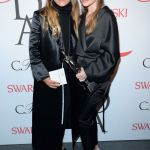 5 style essentials of the Olsen twins The looks of Ashley and Mary-Kate that influenced our style from the late 90s till today | Image 323467