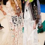 5 style essentials of the Olsen twins The looks of Ashley and Mary-Kate that influenced our style from the late 90s till today | Image 323459