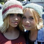 5 style essentials of the Olsen twins The looks of Ashley and Mary-Kate that influenced our style from the late 90s till today | Image 323418