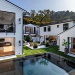 Rihanna has a brand new $13.8 million mansion A huge property with 5 bedrooms, 7 bathrooms and an A-List neighborhood