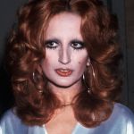 I migliori look di Mina, icona della musica italiana Dal drammatico cat-eye alle sopracciglia invisibili | Image 331897