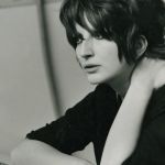 I migliori look di Mina, icona della musica italiana Dal drammatico cat-eye alle sopracciglia invisibili | Image 331886