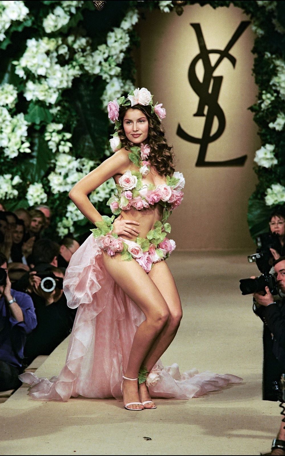 Katta dildos bilan qizlar video