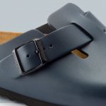 Quando le Birkenstock Boston sono diventate cool La ciabatta (quasi) ortopedica del tanto amato/odiato brand tedesco sta vivendo una nuova popolarità | Image 348301