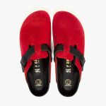 Quando le Birkenstock Boston sono diventate cool La ciabatta (quasi) ortopedica del tanto amato/odiato brand tedesco sta vivendo una nuova popolarità | Image 348331