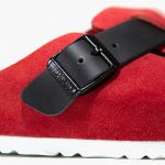 Quando le Birkenstock Boston sono diventate cool La ciabatta (quasi) ortopedica del tanto amato/odiato brand tedesco sta vivendo una nuova popolarità | Image 348329