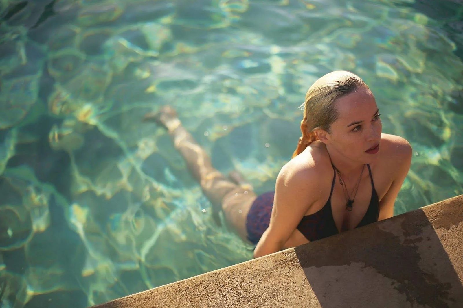 5 film, città e outfits per tuffarsi nell’estate italiana L'infinita ispirazione dell'estate italiana fra cinema, moda ed estetica mediterranea | Image 350647