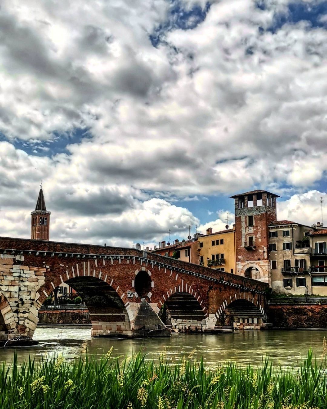 5 film, città e outfits per tuffarsi nell’estate italiana L'infinita ispirazione dell'estate italiana fra cinema, moda ed estetica mediterranea | Image 352185