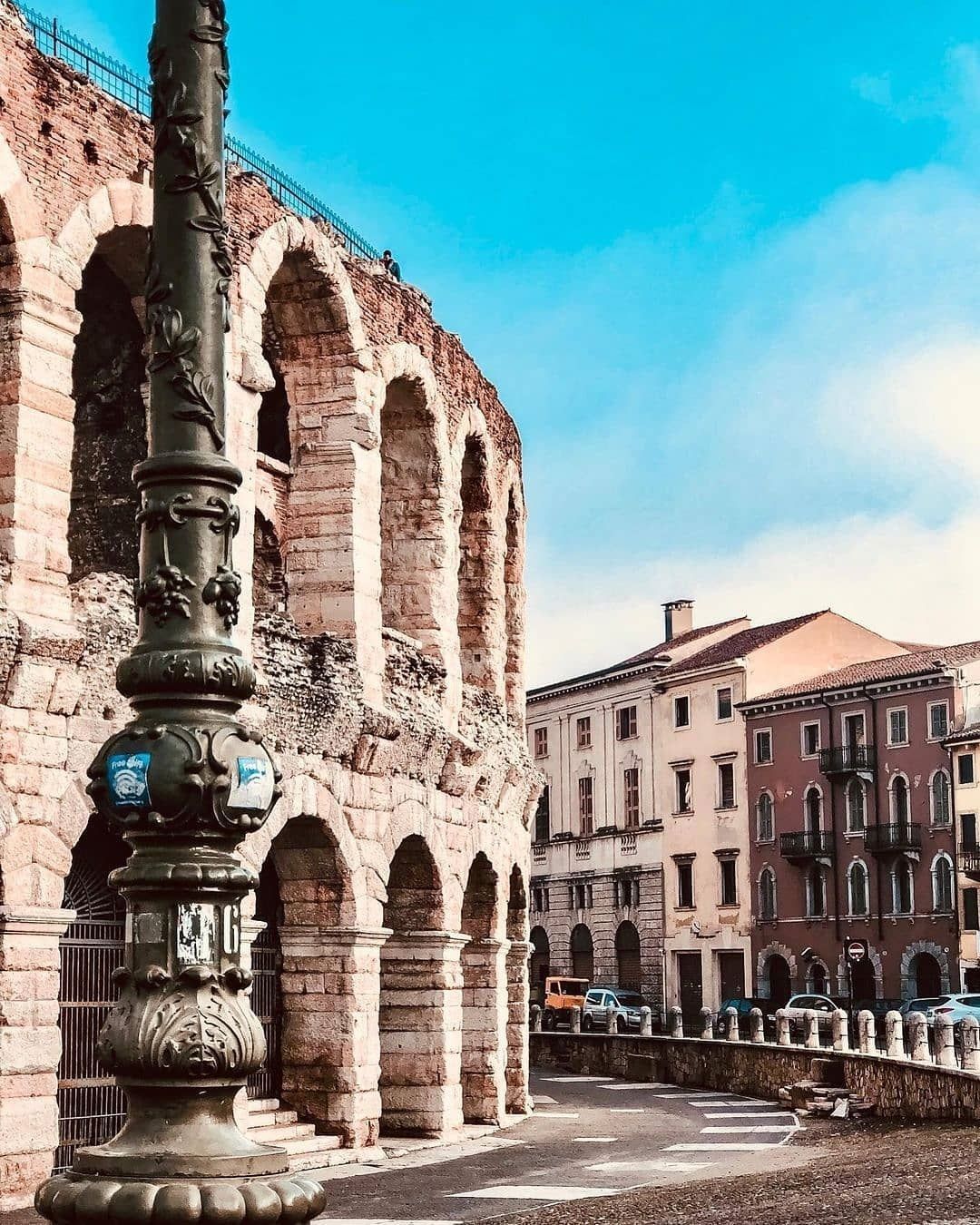 5 film, città e outfits per tuffarsi nell’estate italiana L'infinita ispirazione dell'estate italiana fra cinema, moda ed estetica mediterranea | Image 352290