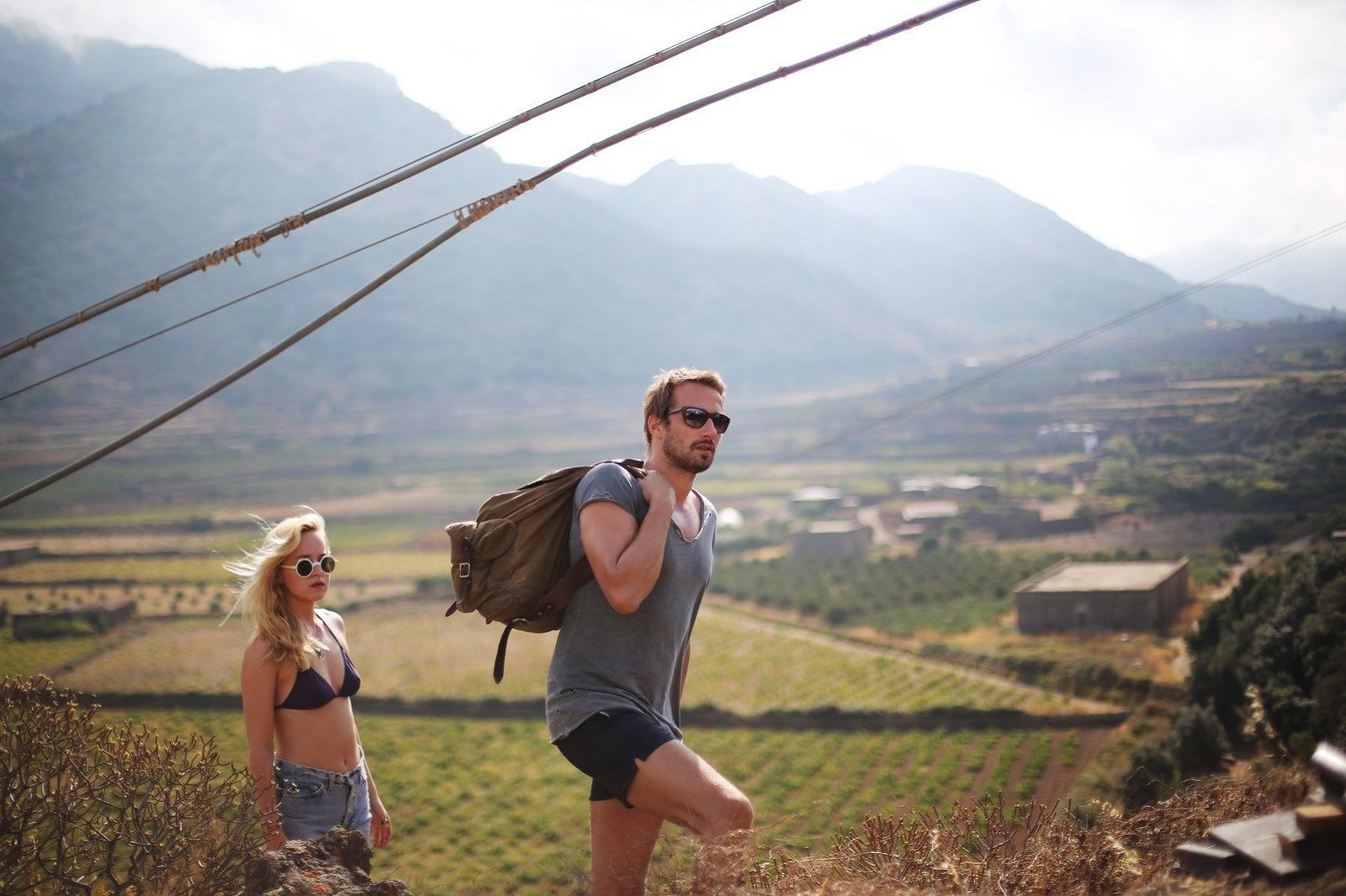 5 film, città e outfits per tuffarsi nell’estate italiana L'infinita ispirazione dell'estate italiana fra cinema, moda ed estetica mediterranea | Image 350644