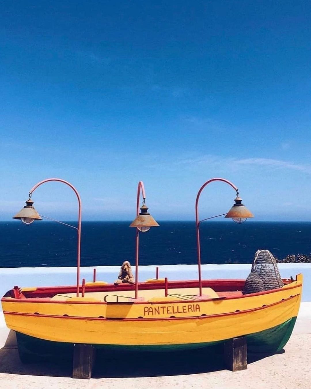 5 film, città e outfits per tuffarsi nell’estate italiana L'infinita ispirazione dell'estate italiana fra cinema, moda ed estetica mediterranea | Image 350673