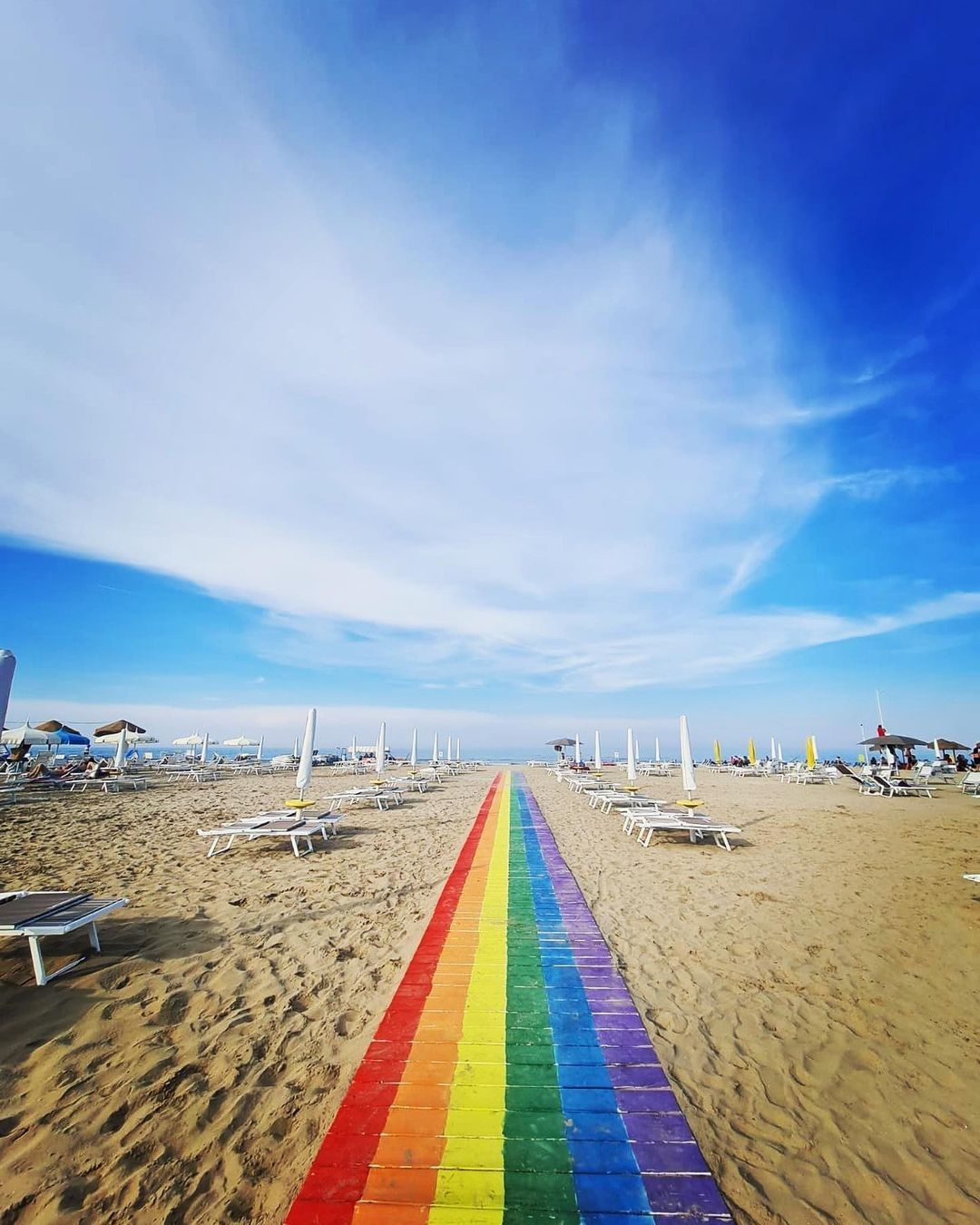 5 film, città e outfits per tuffarsi nell’estate italiana L'infinita ispirazione dell'estate italiana fra cinema, moda ed estetica mediterranea | Image 354817