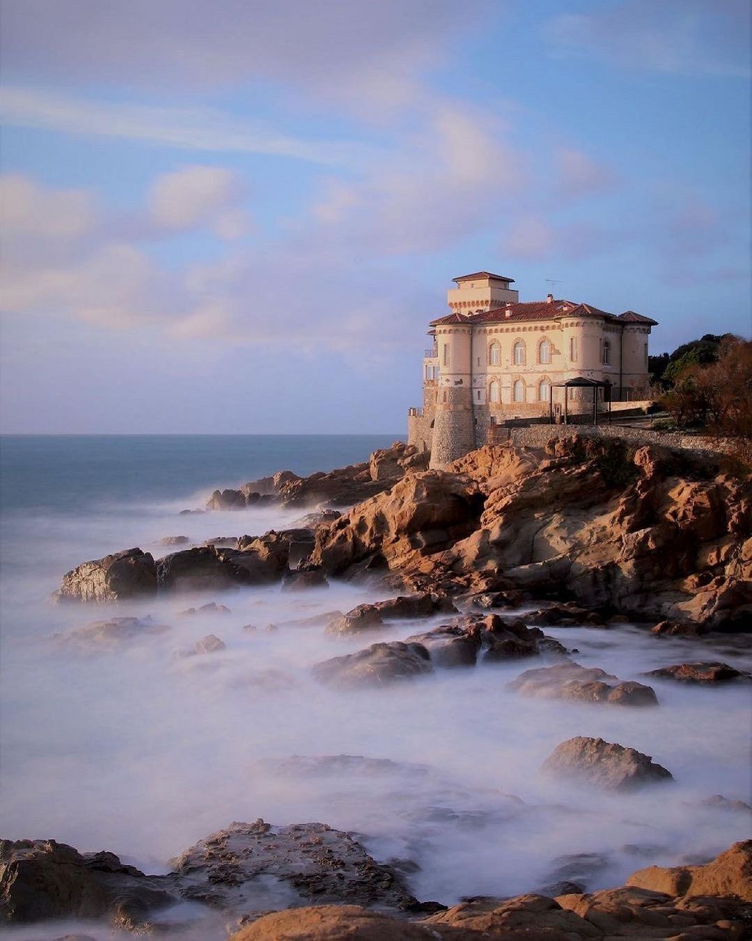 5 film, città e outfits per tuffarsi nell’estate italiana L'infinita ispirazione dell'estate italiana fra cinema, moda ed estetica mediterranea | Image 351099