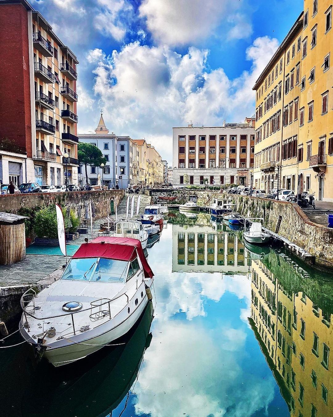 5 film, città e outfits per tuffarsi nell’estate italiana L'infinita ispirazione dell'estate italiana fra cinema, moda ed estetica mediterranea | Image 351098