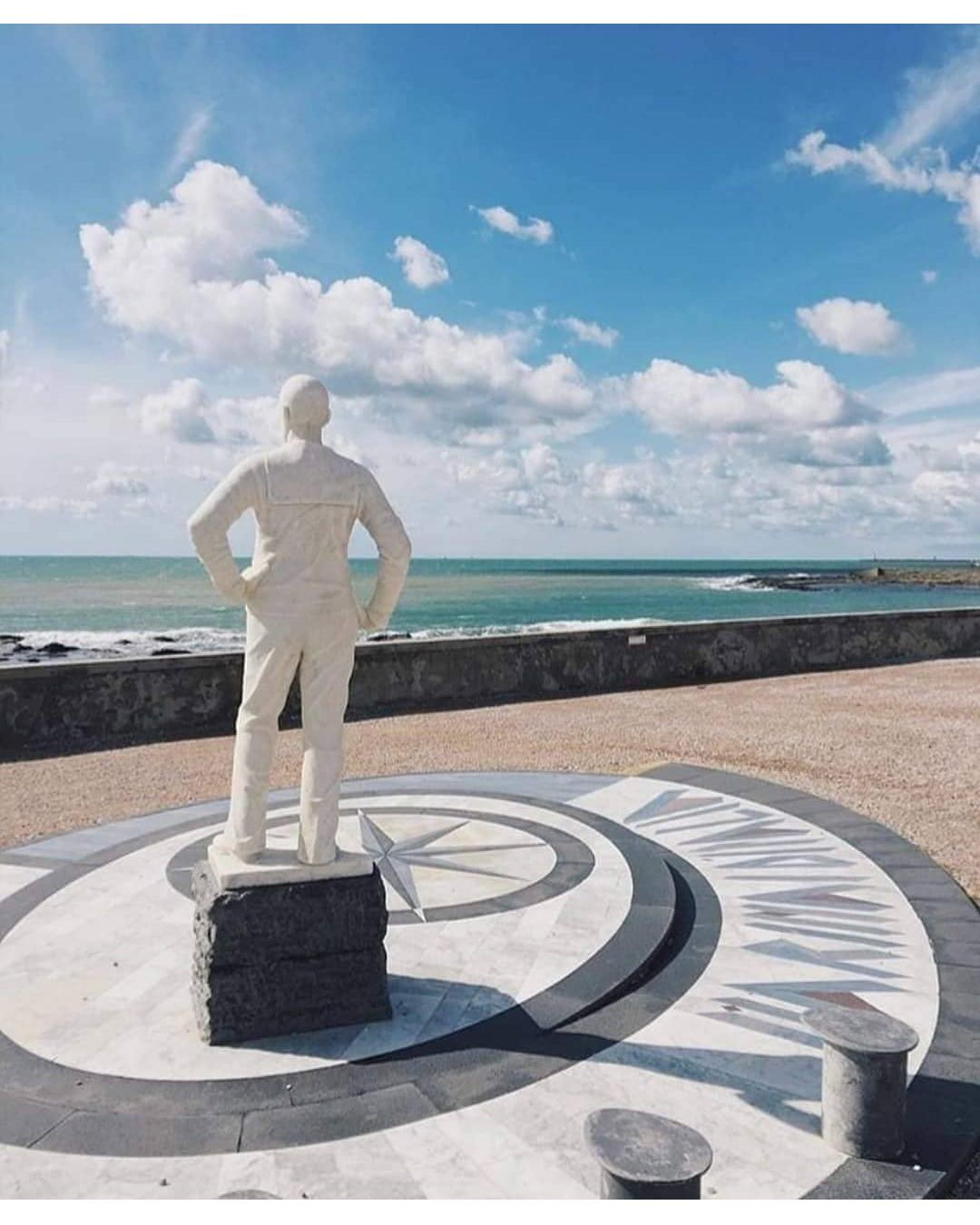 5 film, città e outfits per tuffarsi nell’estate italiana L'infinita ispirazione dell'estate italiana fra cinema, moda ed estetica mediterranea | Image 351095