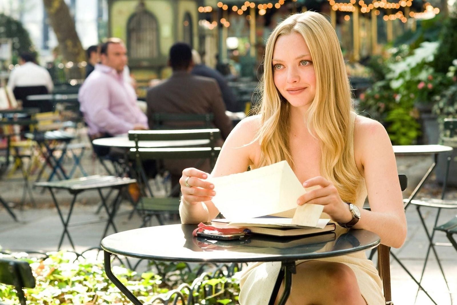 5 film, città e outfits per tuffarsi nell’estate italiana L'infinita ispirazione dell'estate italiana fra cinema, moda ed estetica mediterranea | Image 352193