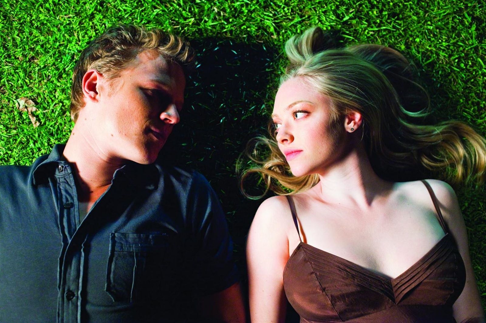 5 film, città e outfits per tuffarsi nell’estate italiana L'infinita ispirazione dell'estate italiana fra cinema, moda ed estetica mediterranea | Image 352199