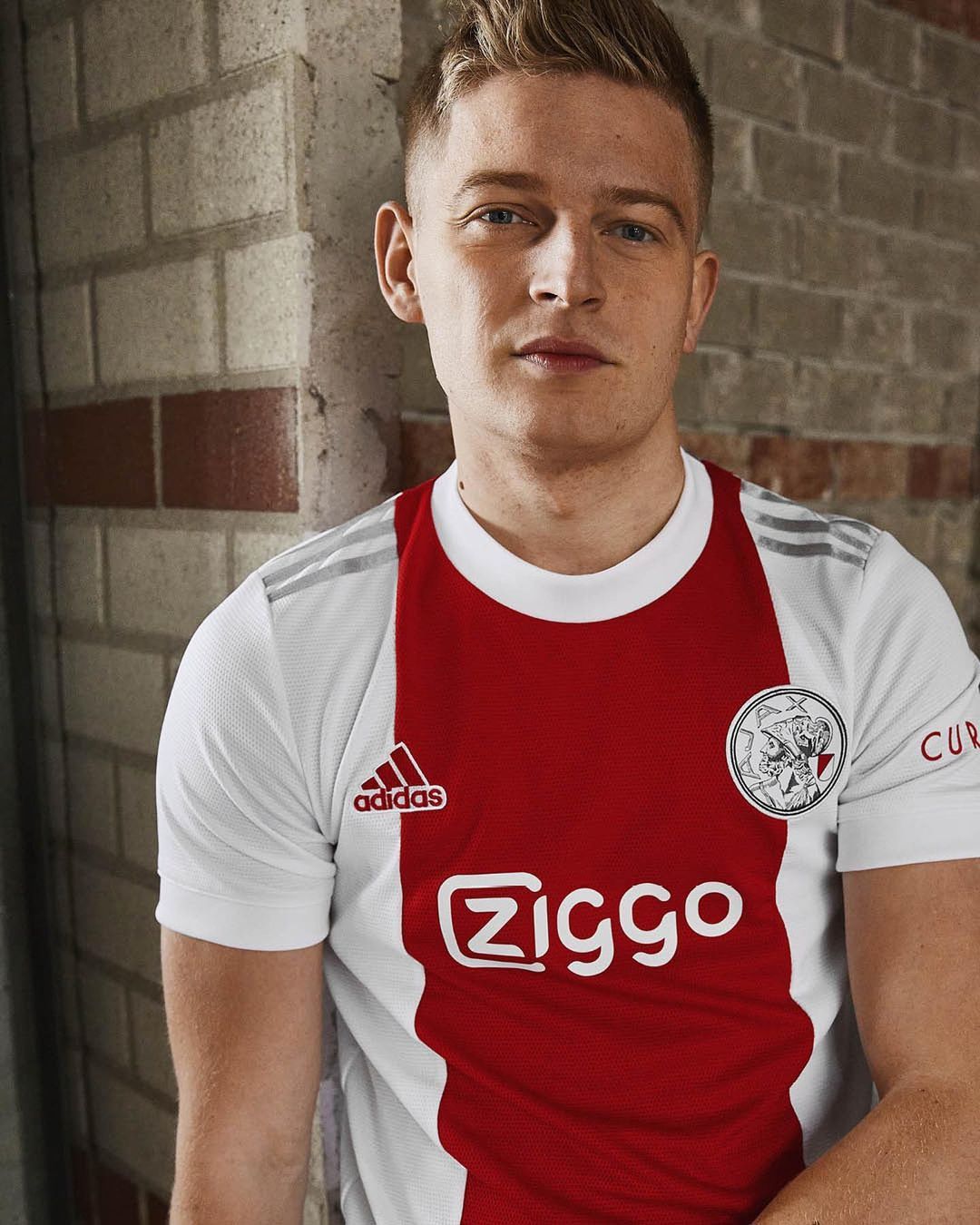 The return of the historic Ajax logo