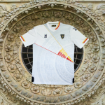 The new Lecce away jersey 2021-22 Baroque style, inspired by the rose window of the Basilica of Santa Croce