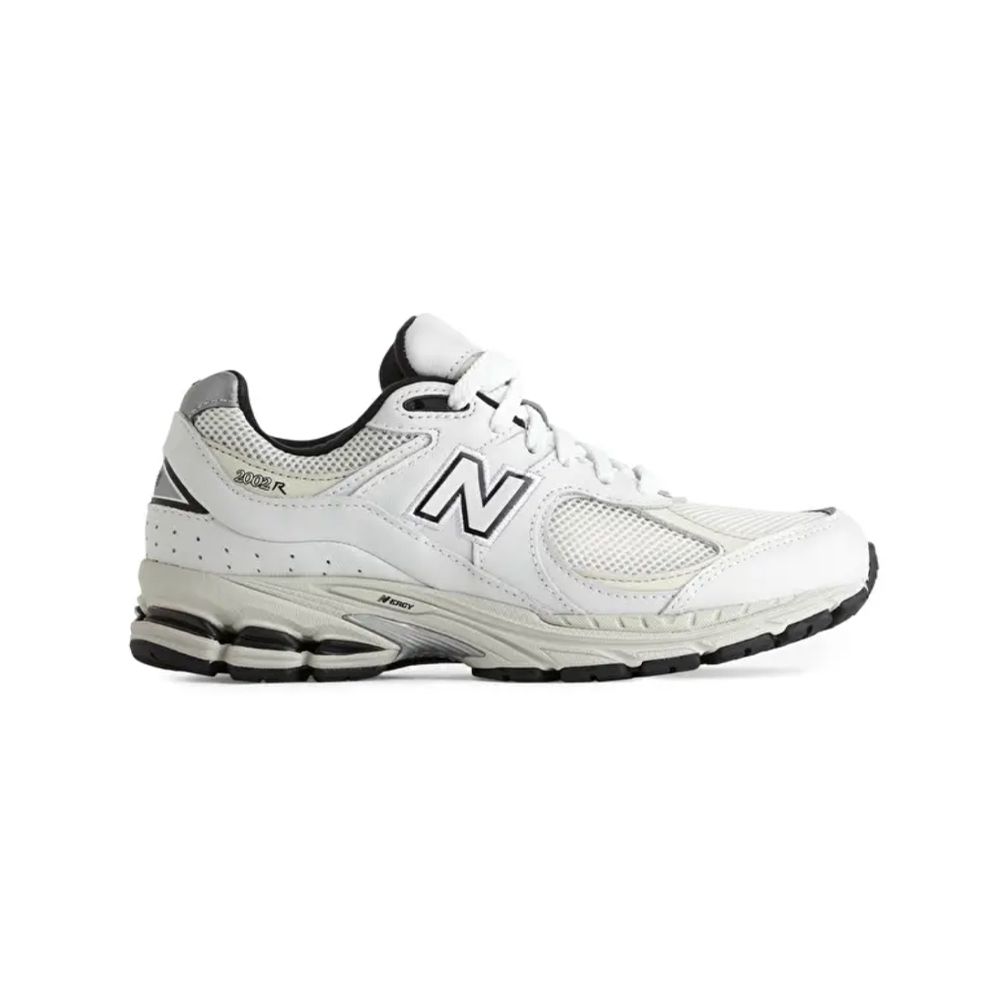 NEW BALANCE 2002R