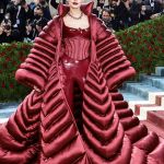 I migliori fashion moments nella storia del Met Gala Da Lady Gaga in hot pink a Rihanna in versione Papessa | Image 450477