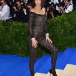 I migliori fashion moments nella storia del Met Gala Da Lady Gaga in hot pink a Rihanna in versione Papessa | Image 369690