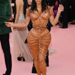 I migliori fashion moments nella storia del Met Gala Da Lady Gaga in hot pink a Rihanna in versione Papessa | Image 370036