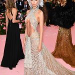 I migliori fashion moments nella storia del Met Gala Da Lady Gaga in hot pink a Rihanna in versione Papessa | Image 369695
