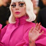 I migliori fashion moments nella storia del Met Gala Da Lady Gaga in hot pink a Rihanna in versione Papessa | Image 370042