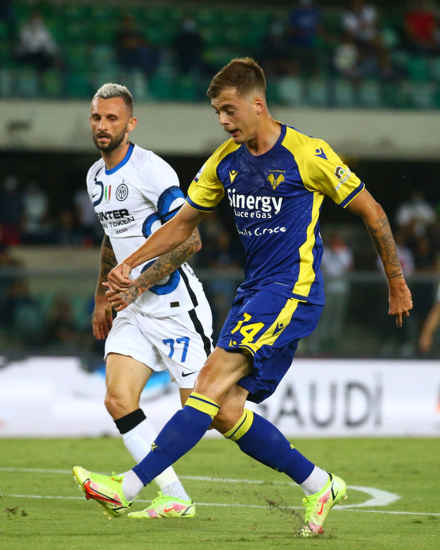 ヘラス・ヴェローナ サッカージャージ worn by Kevin Rüegg ヘラス