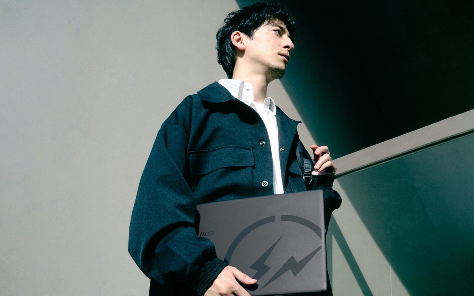 The streetwear laptop by Hiroshi Fujiwara and MSI The Japanese designer signs a laptop that combines technology and streetwear